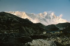 F1-022 in Chukhung mit Ri Lhotse Sonnenaufgang.jpg